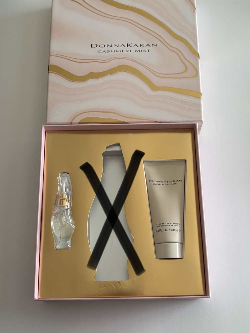 NEW Donna Karan Cashmere Mist Travel Perfume 0.25 oz and Lotion Set 3.4 oz